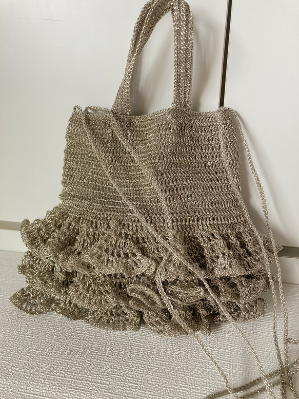 キラキララメ糸「あたかも」で編んだチュチュバッグ　＊受注製作＊　パーティーバッグ ミニバッグ 6枚目の画像