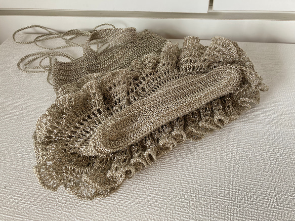 キラキララメ糸「あたかも」で編んだチュチュバッグ　＊受注製作＊　パーティーバッグ ミニバッグ 4枚目の画像