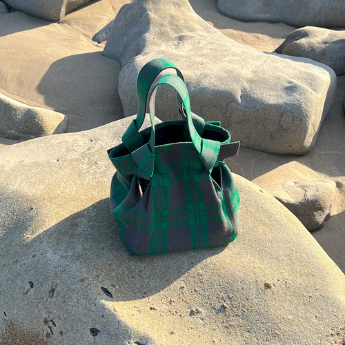 チェック柄ハンドバッグ 楽天市場】【在庫商品】がま口手提げバッグ【帆布・バード