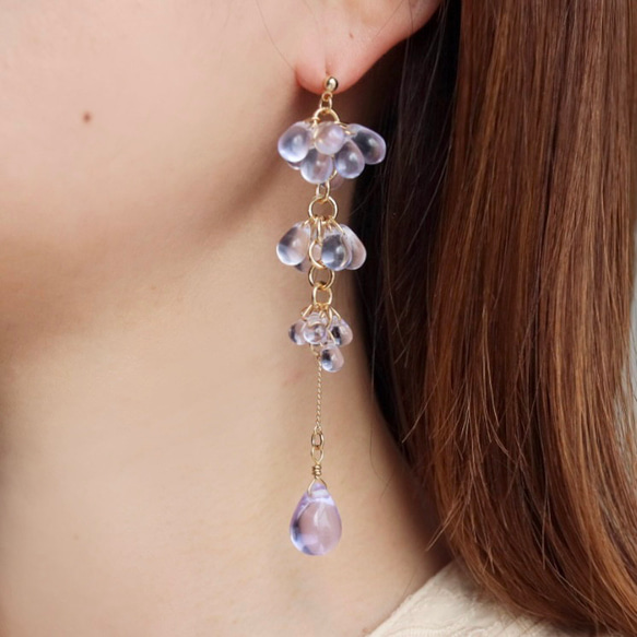 藤の花の揺れる大ぶりピアス/イヤリング ガラスビーズ 母の日