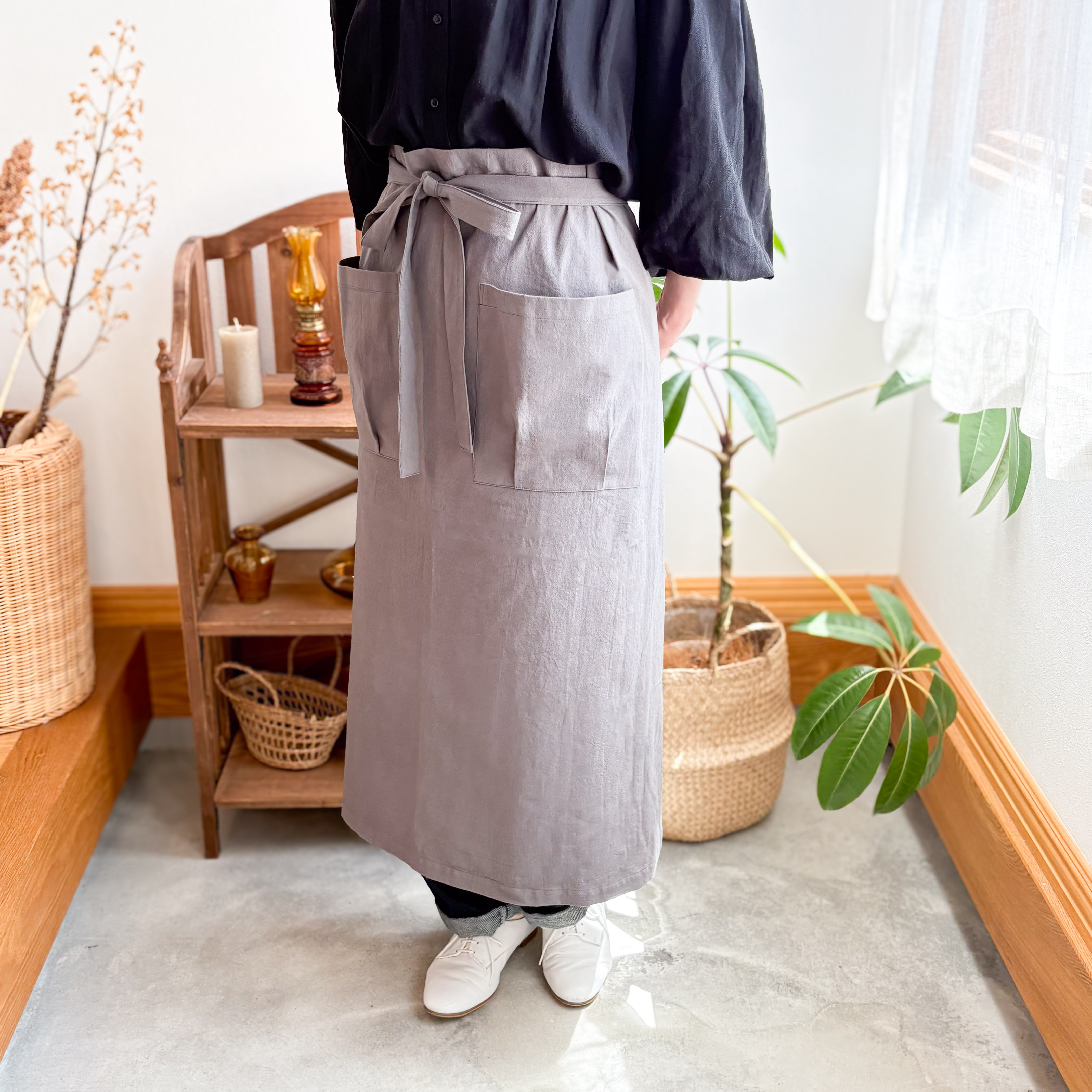 ギャルソンエプロン（80cm丈）カフェスタイルの腰巻きコットンエプロン＊大人用　ミディアムグレイ
