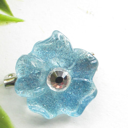 願いを込めた花の名前は、クォーツと一緒で儚くも凛としていました♪<ぼぼ屋のブローチ>SB1138 1枚目の画像