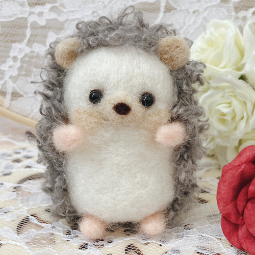 lily☆プロフ必読専用 羊毛フェルト 「リアルで可愛いハリネズミちゃん」 羊毛フェルト ハリネズミちゃん。 羊毛フェルト hiromisaku 通販