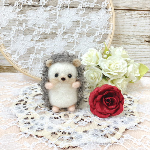羊毛フェルト　ハリネズミ　ウェルカムドール 羊毛フェルトハリネズミウェルカムドール