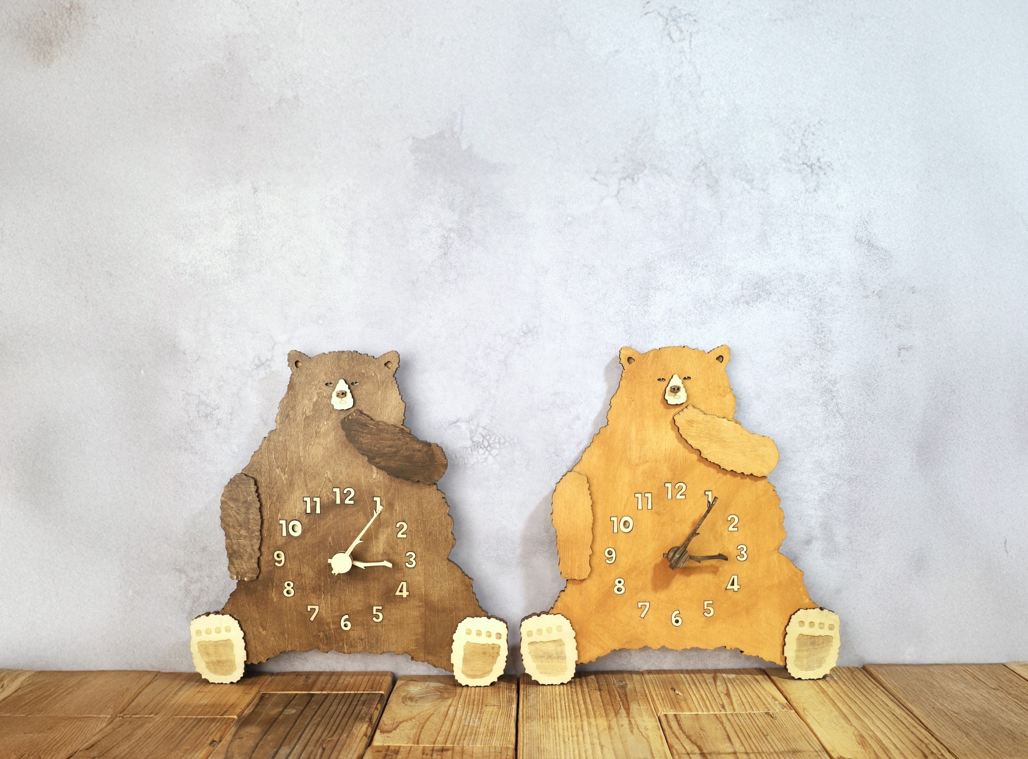 冬眠から起きる月を間違えたクマの時計 木製 掛け時計