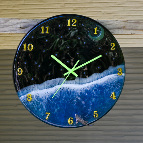 送料無料】木とレジンの壁掛け時計（電波時計） 〜夜の海を