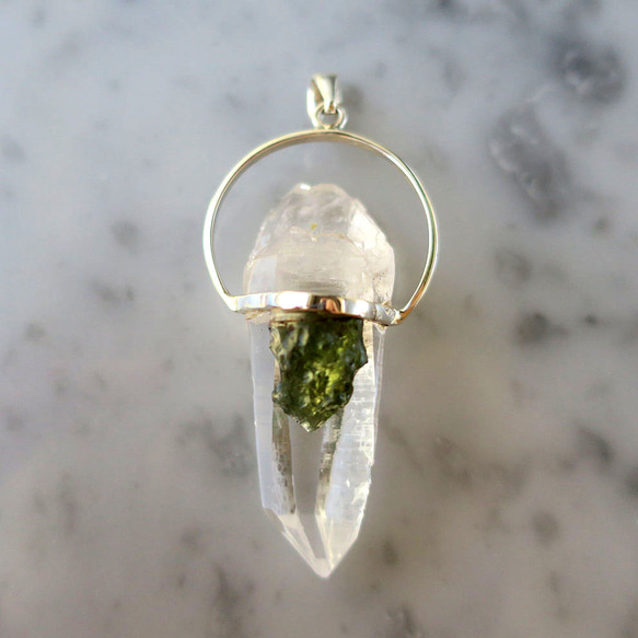 モルダバイト　ペンダント モルダバイト 水晶 ペンダント ｜ 天然石ジュエリー 4月誕生石