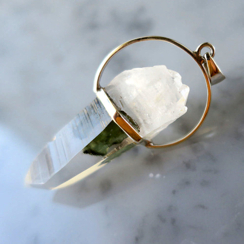 モルダバイト 水晶 ペンダント ｜ 天然石ジュエリー 4月誕生石 クリア