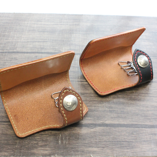 昭南サドルレザー使用】4連コンチョキーケース（5セントコインコンチョ