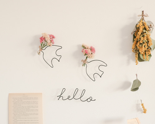 小さな花束を運ぶ小鳥️✨ 〜鳥さんと言葉‎* ドライフラワー 玄関 北欧