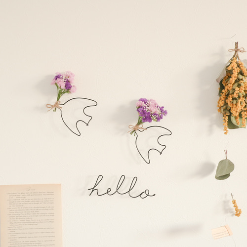 小さな花束を運ぶ小鳥️✨ 〜鳥さんと言葉‎* ドライフラワー 玄関 北欧