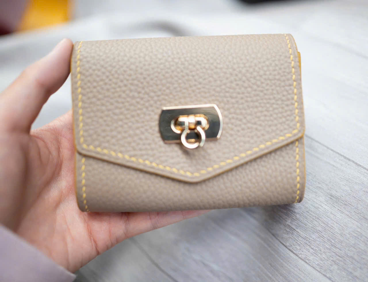 ミニウォレット  ミニ財布 高級革使用　トゴレザー　エトゥープ