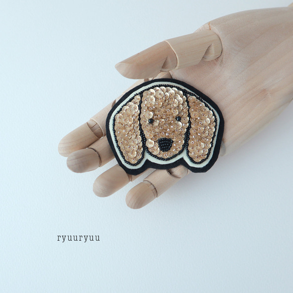 流流ハンドメイドキット067『ミニチュアダックスブローチ』 1枚目の画像