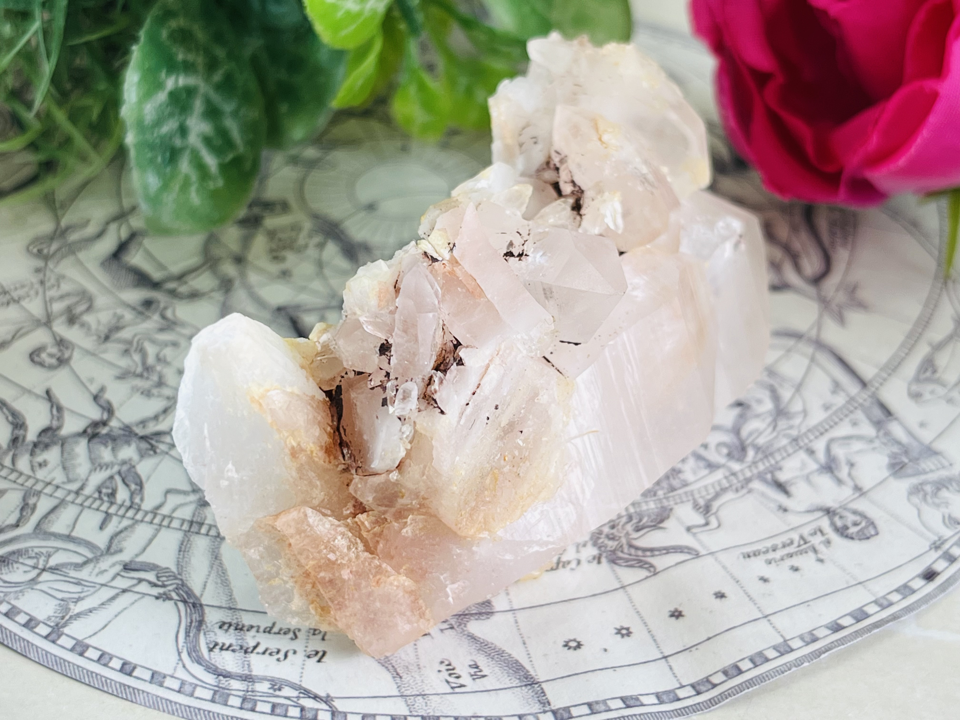 カテドラル　イシス　ヒマラヤ　マニカラン産　ピンク水晶  原石　クラスター