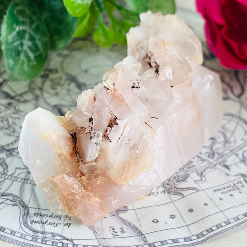 カテドラル イシス ヒマラヤ マニカラン産 ピンク水晶 原石 クラスター