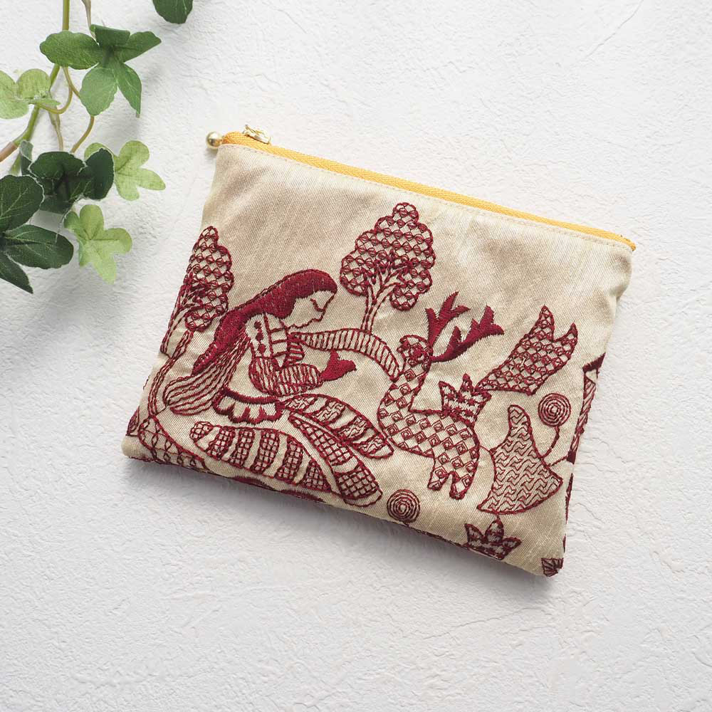 インド刺繍生地　ポーチ 🌼🫧𓏸𓈒 𓂃🌼.* インド刺繍生地でミニポーチ作りました