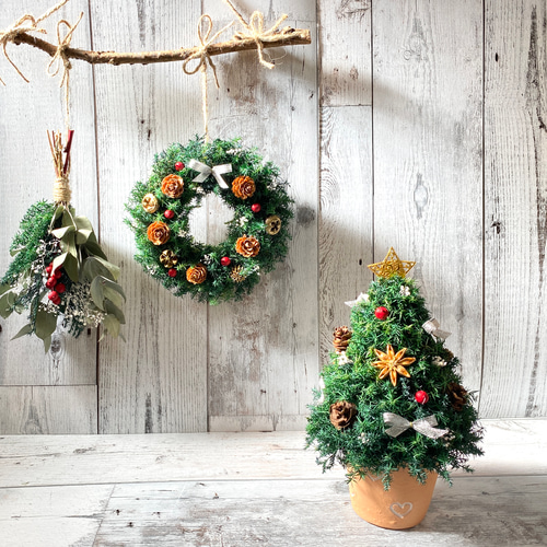 卓上サイズのミニクリスマスツリー」➕「クリスマスのツイン壁飾り」の