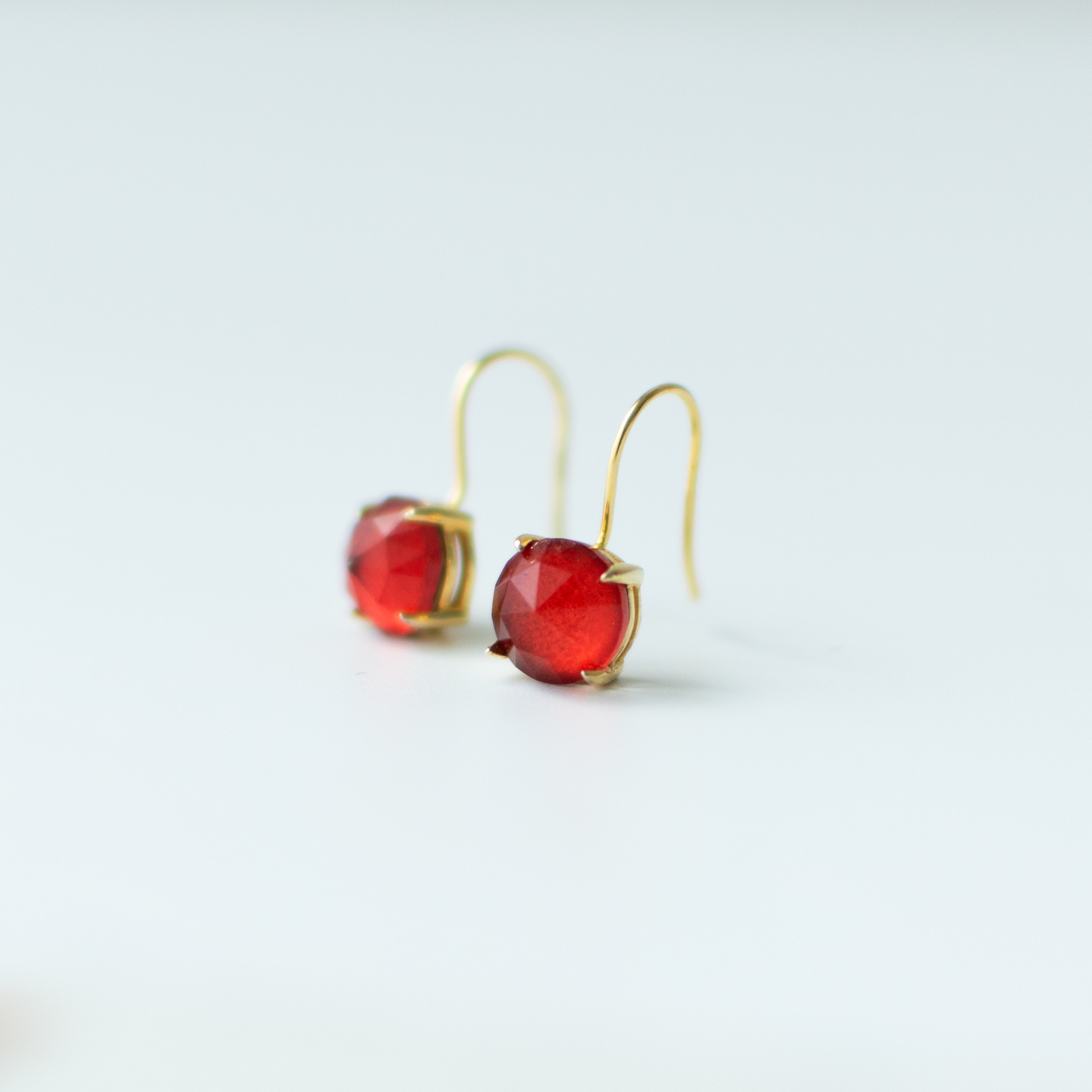 漆×水晶フックピアス【茜】