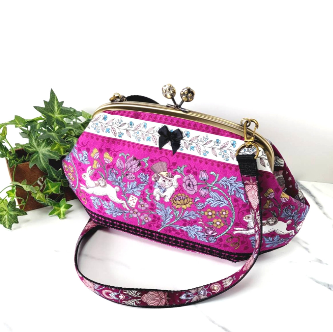 肉球親子口金の親子ポシェット(ポイズンベリー) ショルダーストラップ付き