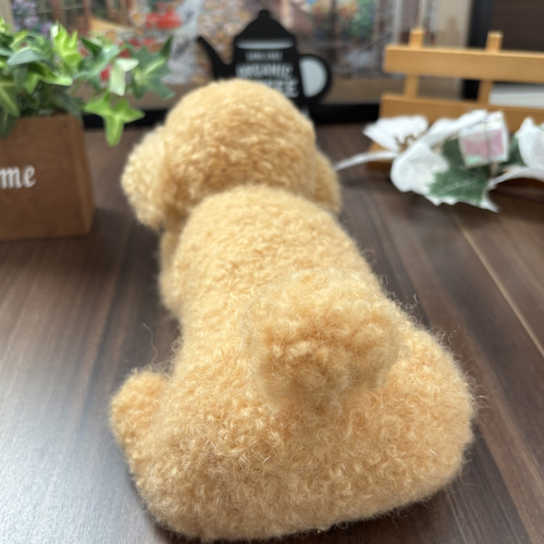 羊毛フェルト 毛糸 トイプードル（アプリコット）全長56cm❣️ ♡handmade♡羊毛フェルト トイプードル 大サイズ アプリコット 置物