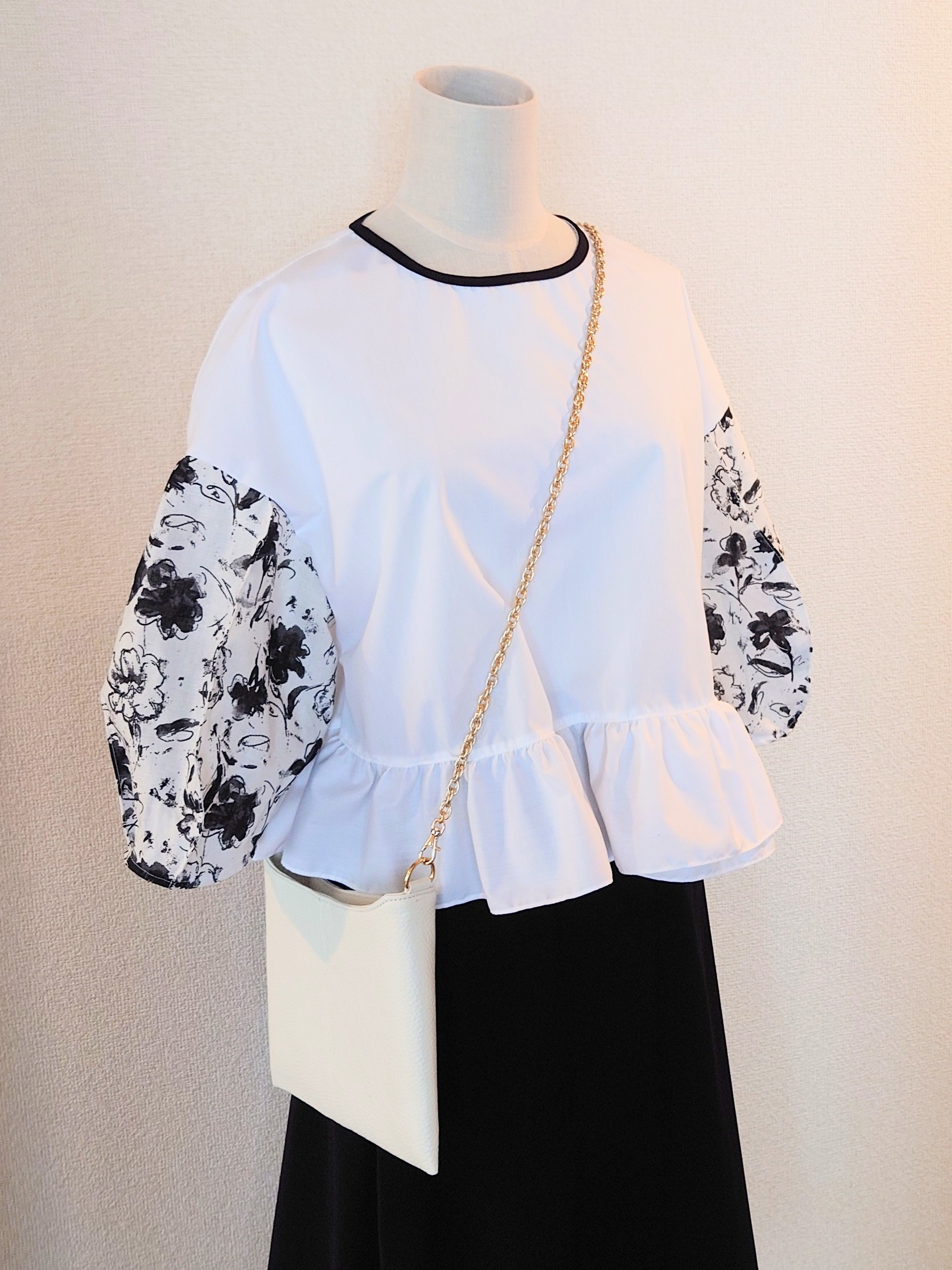 チェーンのサコッシュ■ホワイト　牛革