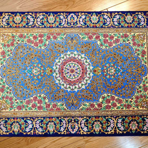 ペルシャ絨毯　クムシルク　98×156センチ　大型玄関マット　アクセントラグ ナイン産ペルシャ絨毯・白 玄関マットサイズ｜クラフトワーク