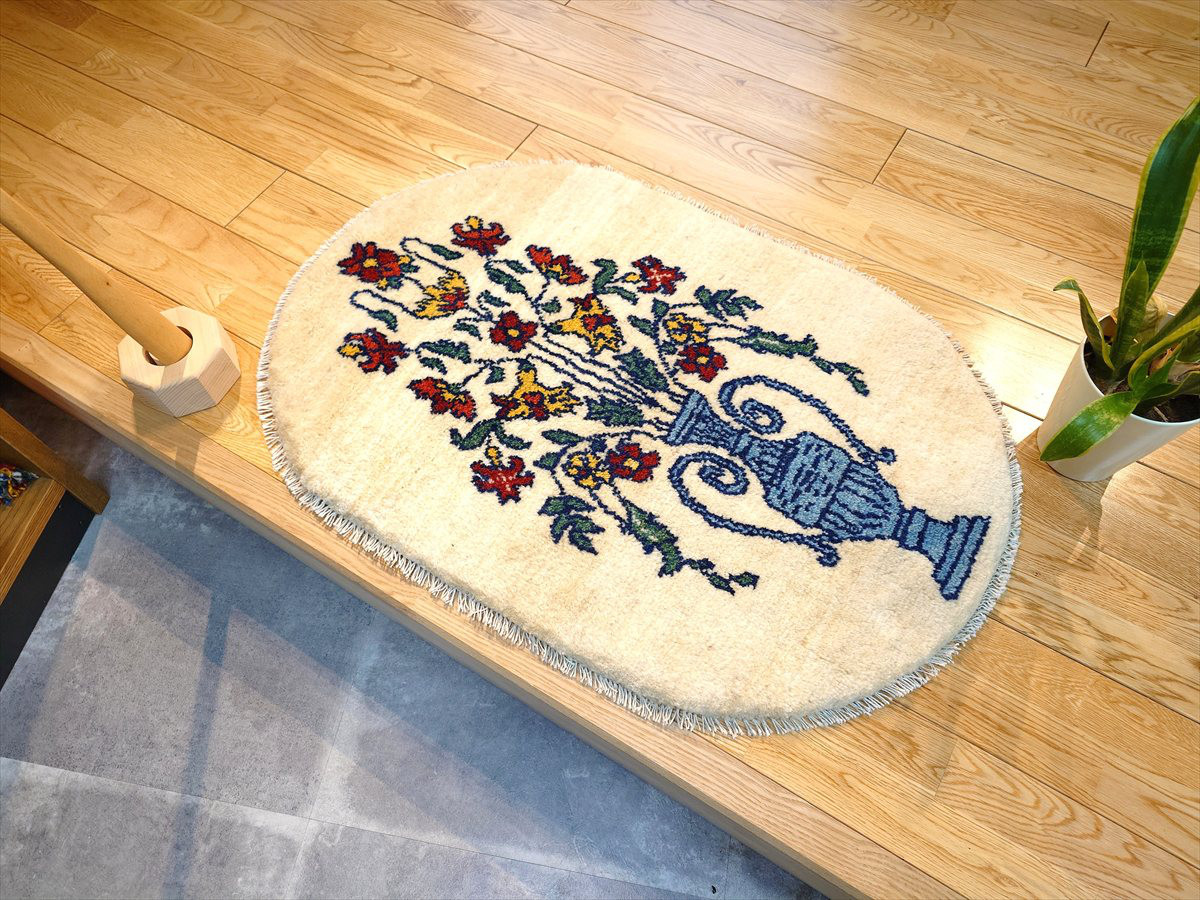 Creema限定目玉品】ペルシャ　ギャッベ　玄関マット　92Φ62㎝ 小判型　楕円形　花瓶　RJ14681