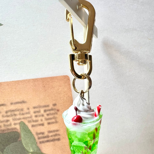 クリームソーダ】キーホルダー バッグチャーム ミニチュア