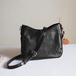 2way身軽シンプルな牛革ショルダーバッグ斜め掛け収納バッグ出会い　カジュアルバッグ 3枚目の画像