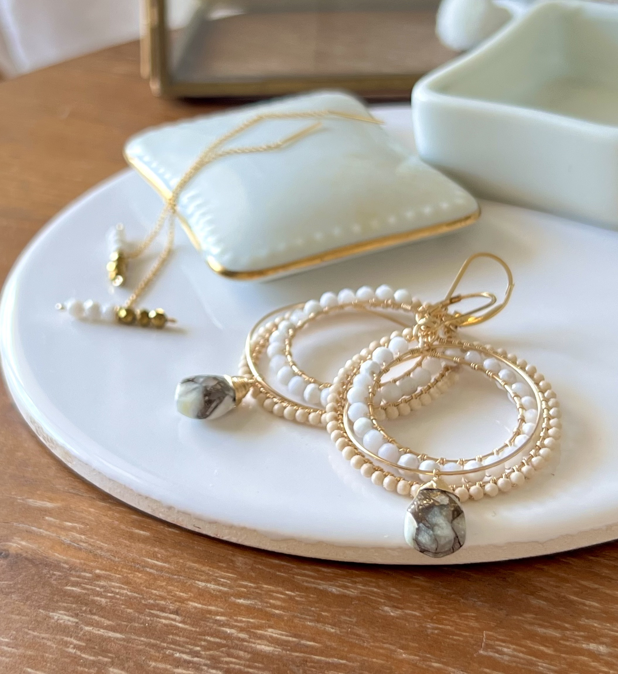 【特集掲載】着せ替えフープ＆アメリカンピアス【ホワイトオニキス＆リバーストーン＆コッパーカルサイト】スターターセット