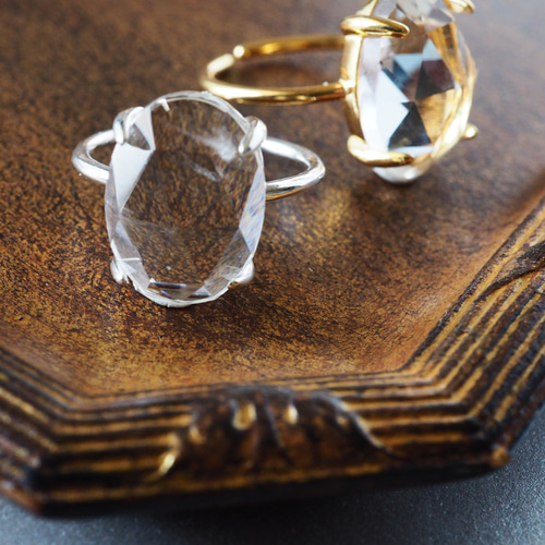 ☆まるで雨粒のような☆透明なストーン＊水晶のシンプルリング 4月