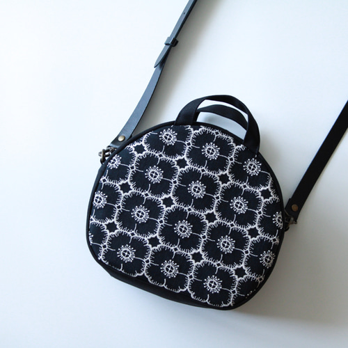 2way ラウンドバッグ anemone ショルダーバッグ ミナペルホネン