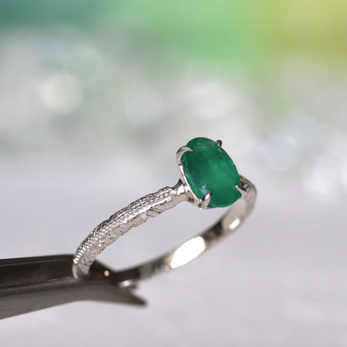 天然エメラルド0.799ctカラットの刻み模様シルバーリング シルバー925