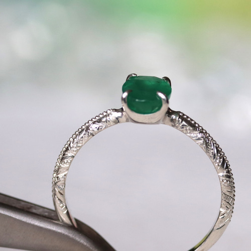 天然エメラルド0.799ctカラットの刻み模様シルバーリング シルバー925