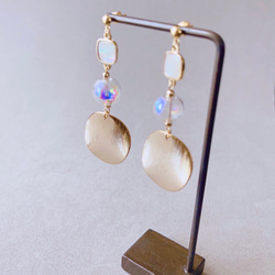 シェルとガラスボールの大ぶりピアス【Hijiri】サージカルステンレス　シェル　大ぶり 5枚目の画像