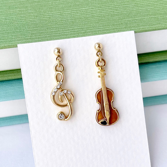 バイオリンとト音記号 ミニチュア楽器 ピアス／イヤリング ピアス