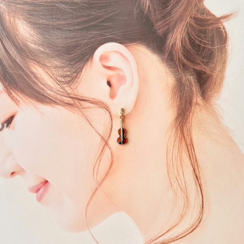 バイオリンとト音記号 ミニチュア楽器 ピアス／イヤリング ピアス