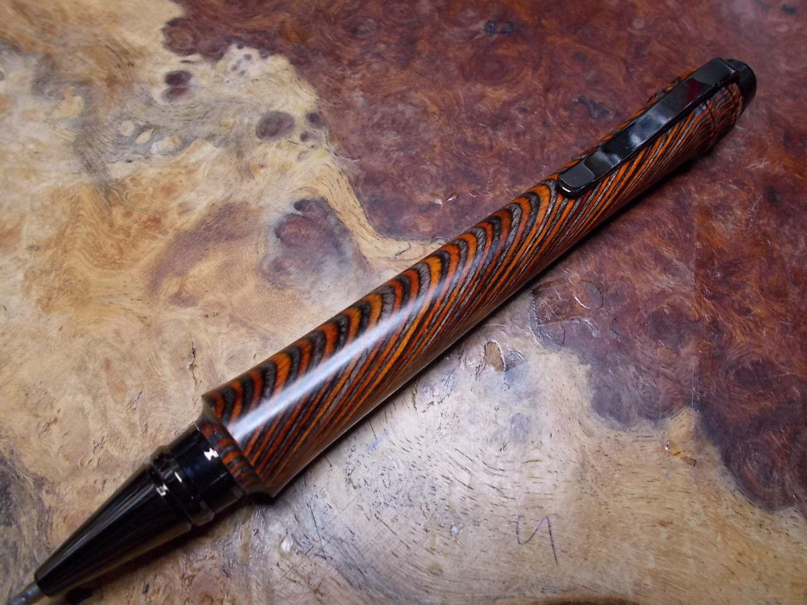 オレンジの積層材　ワンピースシガーボールペン！　手作り品　プレゼントに!