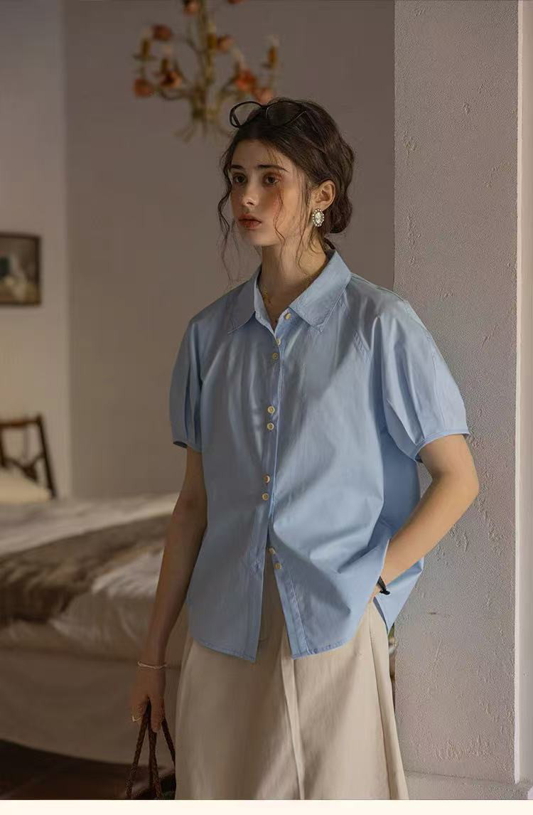 薄くて涼しい半袖シャツ　二色　シャツブラウス