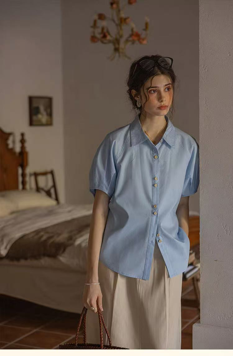 薄くて涼しい半袖シャツ　二色　シャツブラウス