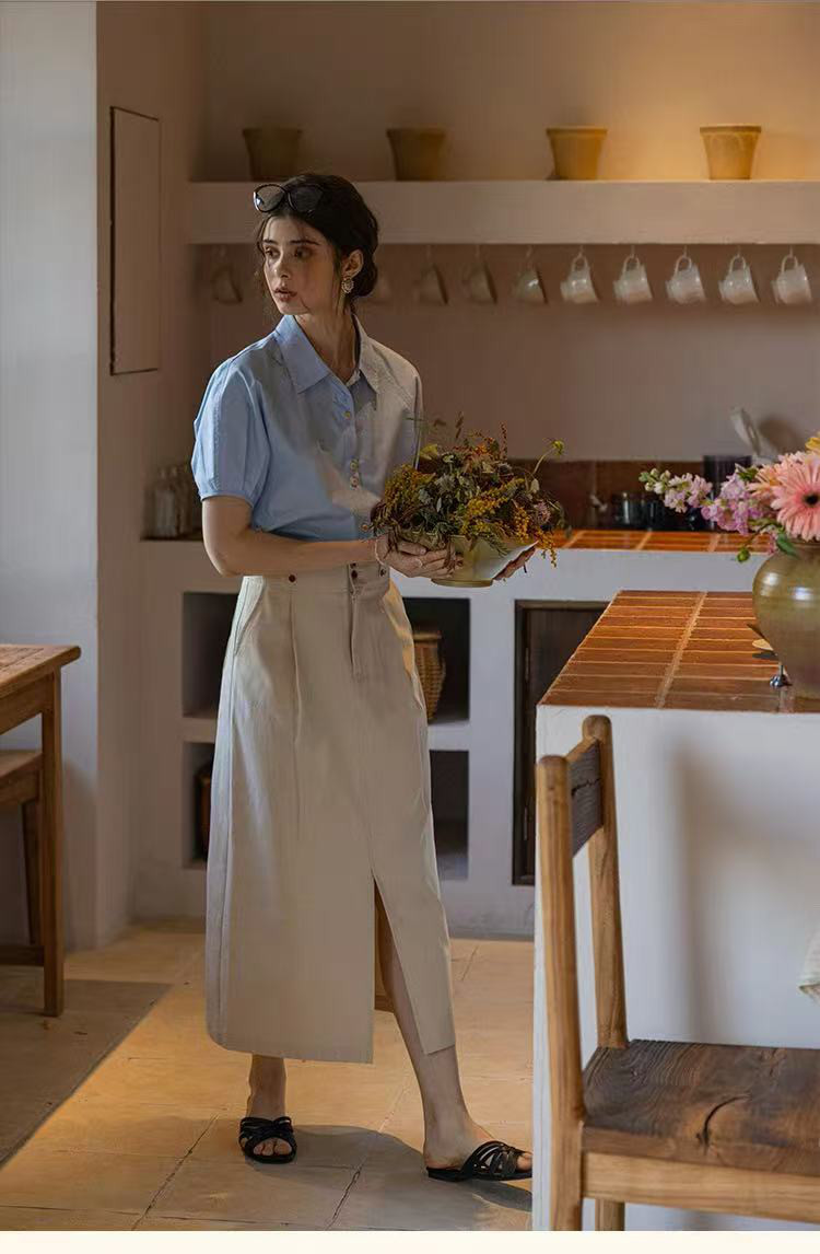 薄くて涼しい半袖シャツ　二色　シャツブラウス