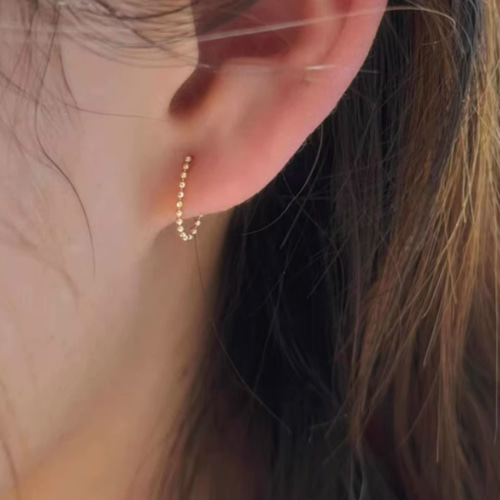 10K（片耳）K10YGチェーンフープ ピアス K10ゴールドカットボール