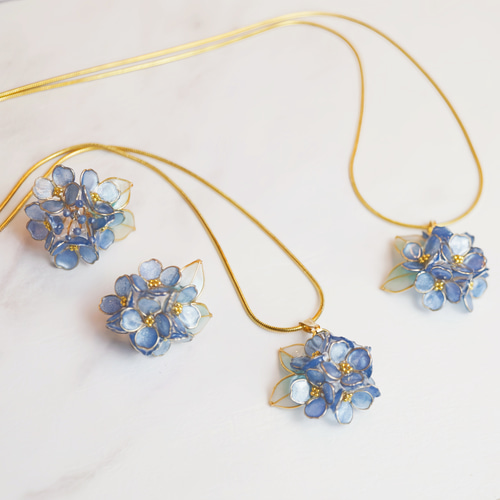 No.1035★ハンドメイド★紫陽花★フラワーレジンネックレス 紫陽花のニュアンスネックレス / レジン / ドライフラワー