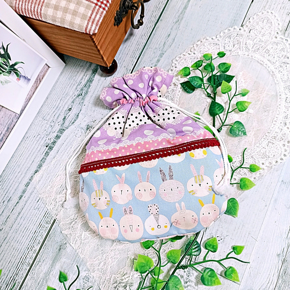 パッチワーク うさぎちゃん＆ドット生地 まん丸巾着♡ 3枚目の画像