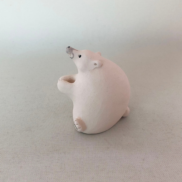 [受注制作] お花が持てちゃうシロクマさん（素焼きのシロクマ　置物） 7枚目の画像