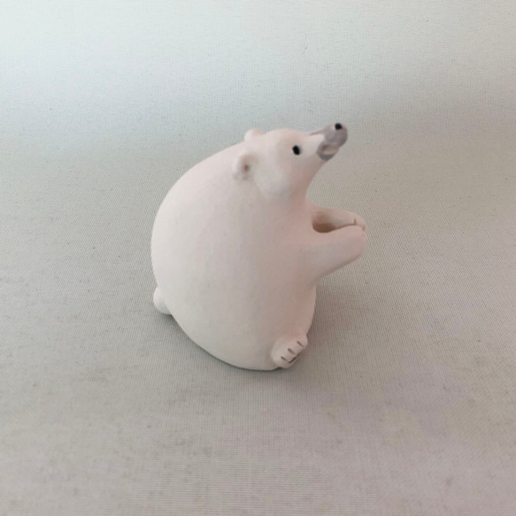 [受注制作] お花が持てちゃうシロクマさん（素焼きのシロクマ　置物） 9枚目の画像
