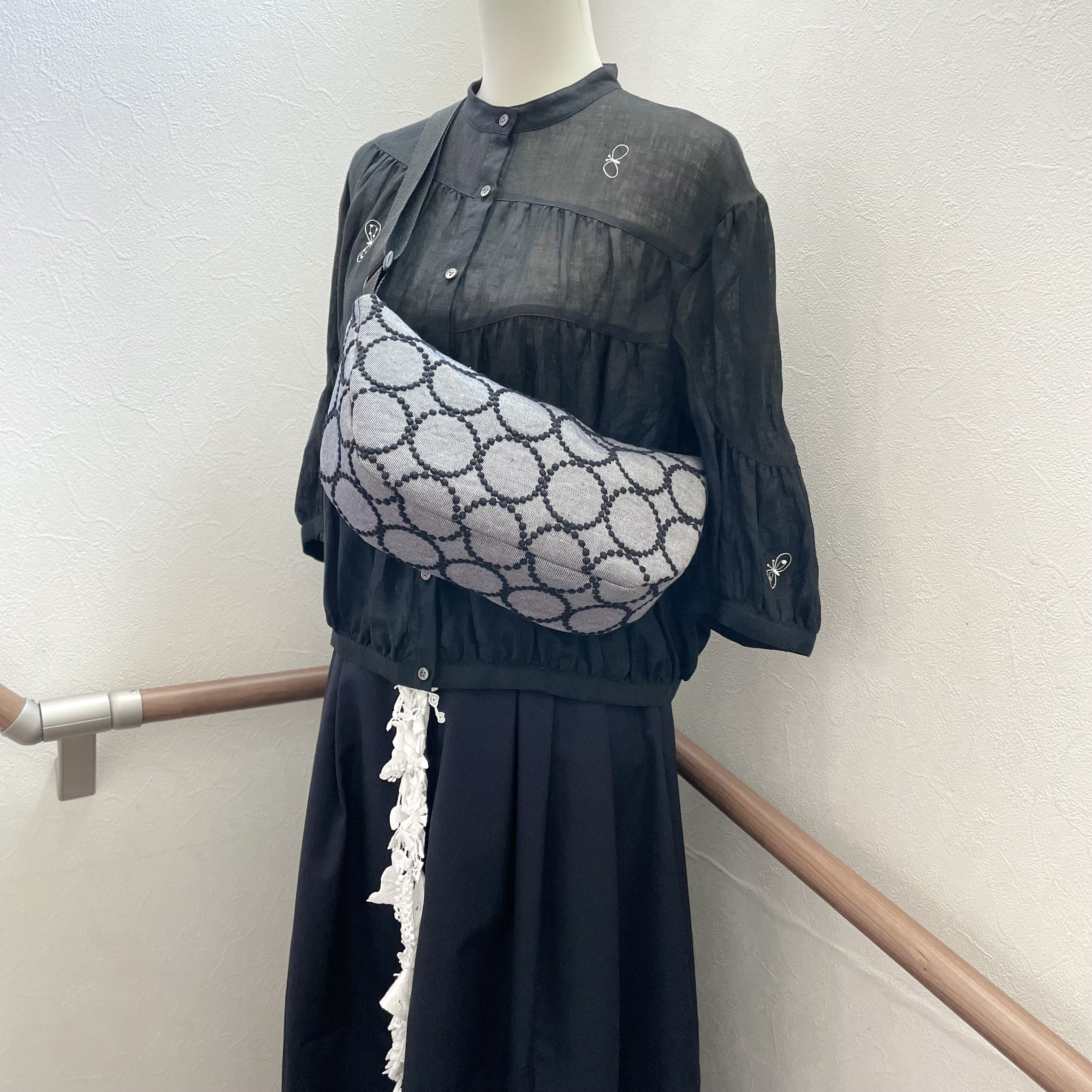 ⚮̈ミナペルホネン　からだにフィットするボディバッグ　tambourine