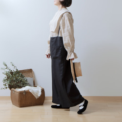 美品 liplne ゆるりと大人かわいいサロペットワイドパンツ-リネン/ネイビー ゆるりと大人かわいいサロペットワイドパンツ-リネン/ネイビー