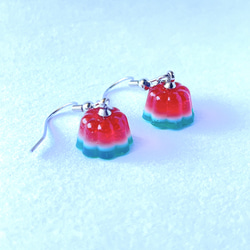 すいかゼリーのピアス　レジン　夏　プチギフト 2枚目の画像