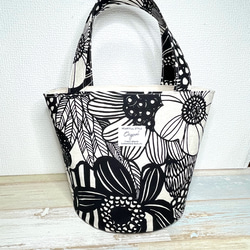 新品 Black＆White/ブラック&ホワイト 立体花柄 トートバッグ ピンク ◇送料無料◇北欧風花柄のラウンドトートバッグ【BK大花】ブラック